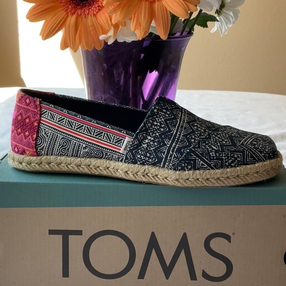 🪷 TOMS HMONG INDIGO FLORAL ROPE ESPADRILLE 🪷 - Picture 11 of 16